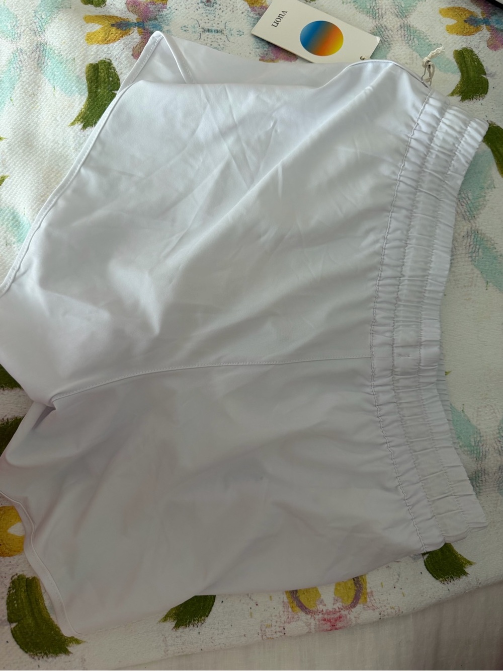 NWT Vuori Clementine Women's White Athletic Shorts - Picture 2 of 3